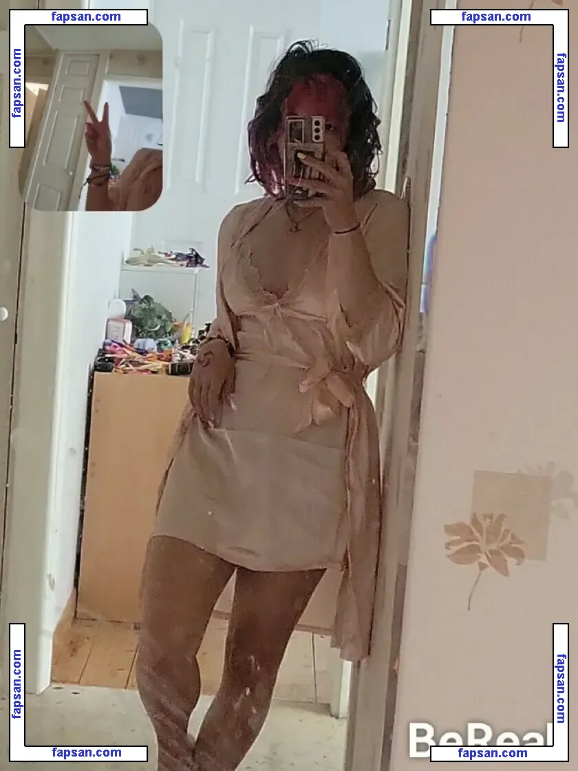 Zureeal nude photo #0052 from OnlyFans