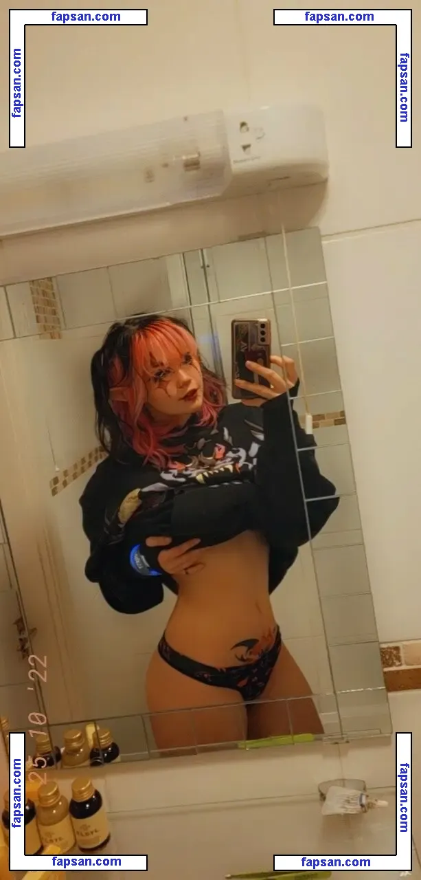 Zureeal nude photo #0053 from OnlyFans
