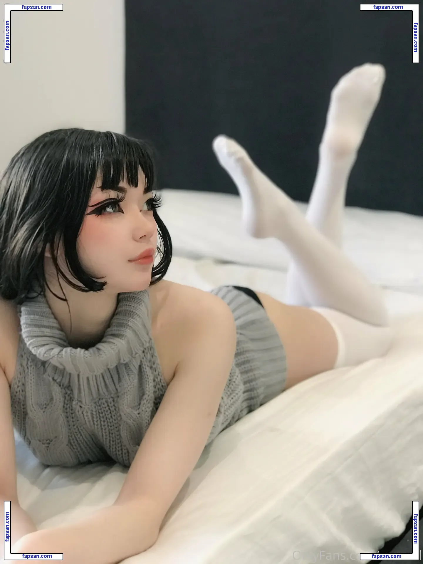 Zureeal nude photo #0088 from OnlyFans