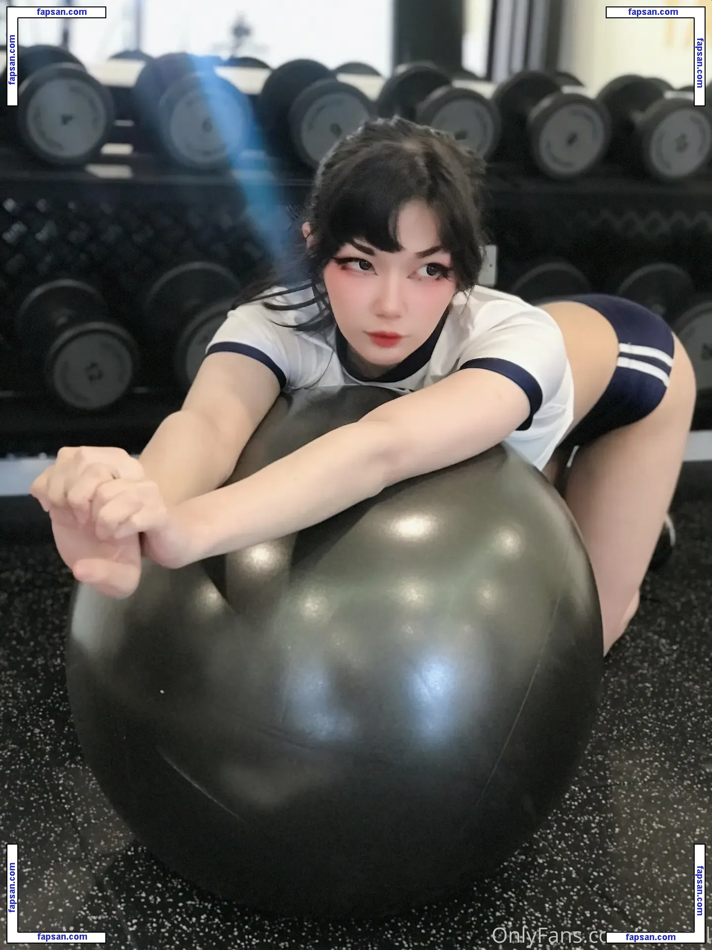 Zureeal nude photo #0097 from OnlyFans