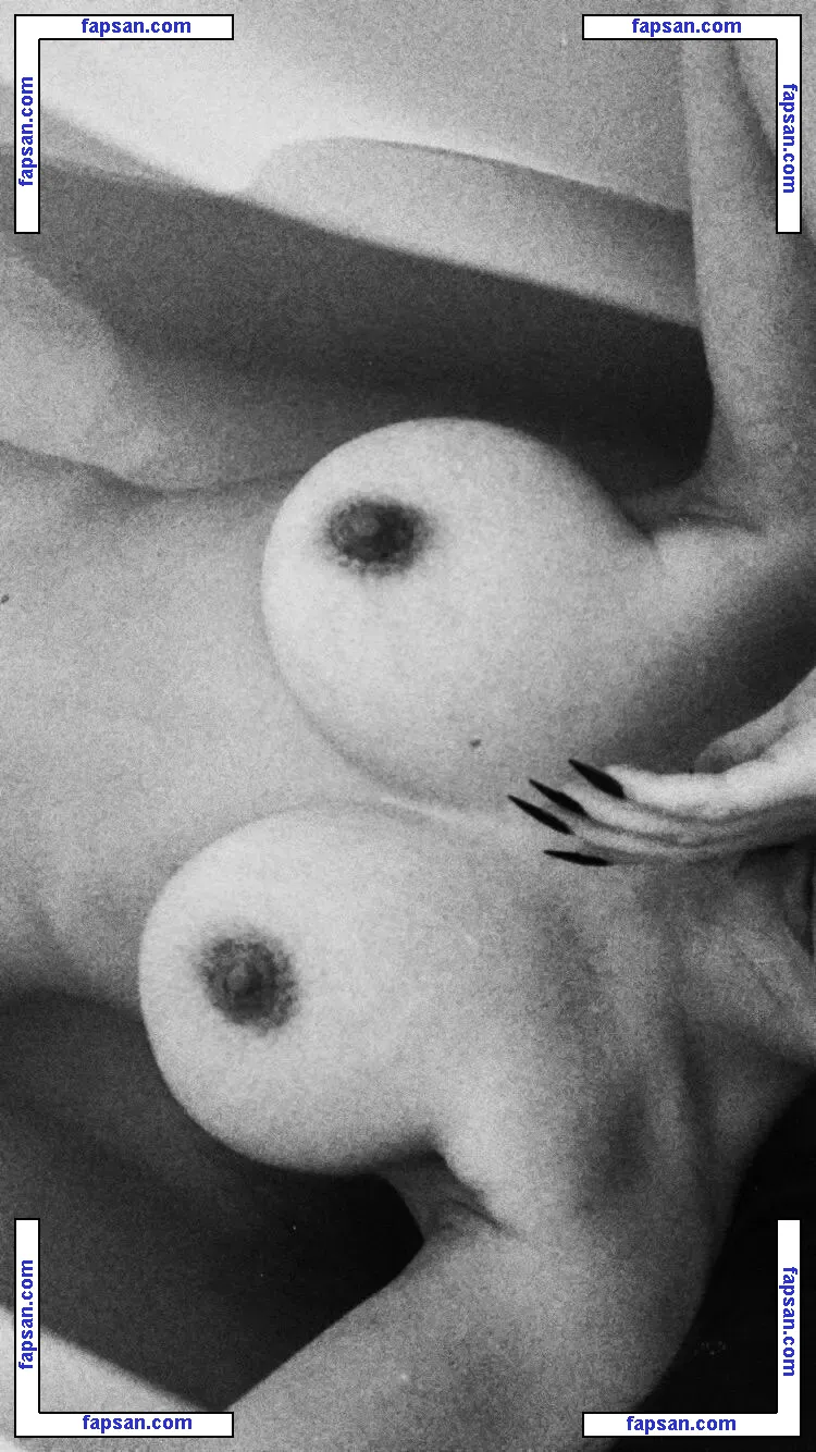 zvonilkaaaa_ nude photo #0001 from OnlyFans