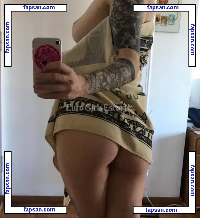 Zzofih nude photo #0004 from OnlyFans